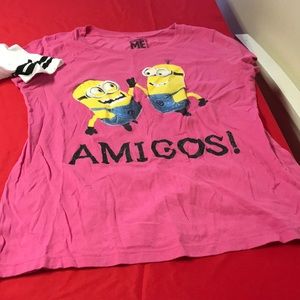 2 XL T-shirts pink and white